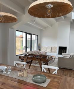 Μια τηλεόραση ή/και κέντρο ψυχαγωγίας στο La Parenthèse