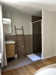 Phòng tắm tại Maison du Bonheur, Mulhouse historic center