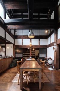 Køkken eller tekøkken på watoto stay Lita