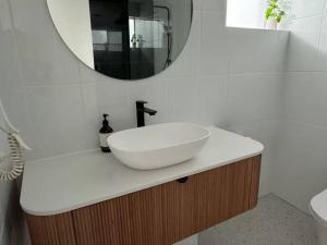 Et badeværelse på Bay View Alfresco + 10 billeder