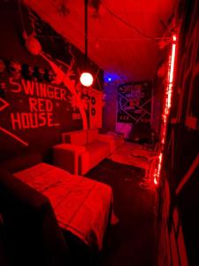 Imagine din galeria proprietății Red House în Manizales +2 fotografii