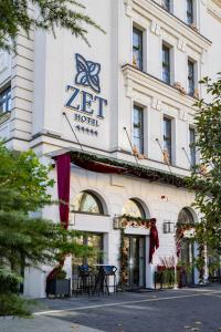 a building with a sign that reads zetter hotel at ZET Hotel in Timişoara
