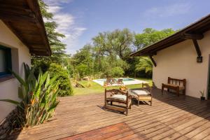 Κήπος έξω από το El Piul Posada Serrana