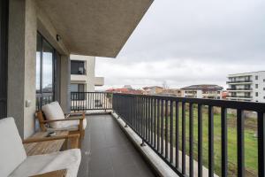 En balkon eller terrasse på Class Residence 24 Premium 2BR Apartment