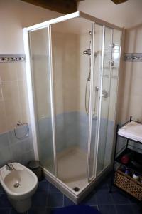 Ένα μπάνιο στο Dory's Tiny House