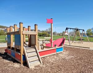 Herní místnost nebo prostor pro děti v ubytování Private oasis with sea view & private jetty SE09154