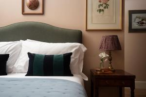 Postel nebo postele na pokoji v ubytování Little Birks