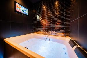 Φωτογραφία από το άλμπουμ του ANS Hanza Tower Apartment with private jacuzzi - Swimming pool, sauna, jacuzzi, viewing terrace σε Στετίνο