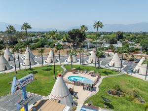 Πισίνα στο ή κοντά στο Wigwam Motel