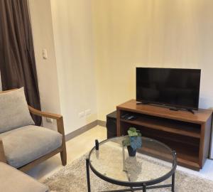 Μια τηλεόραση ή/και κέντρο ψυχαγωγίας στο Mactan Newtown Haven