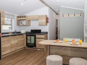 Η κουζίνα ή μικρή κουζίνα στο 6 Manor Park - 3 Bedroom - Sea views nearby