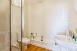 Koupelna v ubytování Ahoy - Balcony with Beautiful Harbour Views