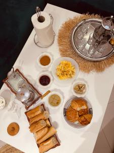 Еда / где поесть недалеко от хостела