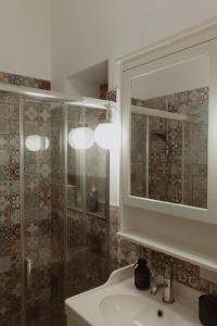 Un baño de Szent Flórián Tűzoltó Panzió Visegrád