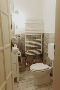 Un baño de Szent Flórián Tűzoltó Panzió Visegrád 21 fotos más