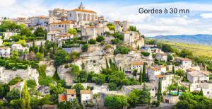 Фотография из галереи Joli appartement centre village au calme в городе Шаторенар