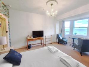 Μια τηλεόραση ή/και κέντρο ψυχαγωγίας στο Kings' House +17 φωτογραφίες