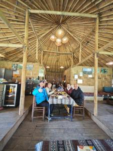 Επισκέπτες που μένουν στο Phong Nam Station