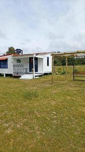 Το κτήριο όπου στεγάζεται  η παραθεριστική κατοικία