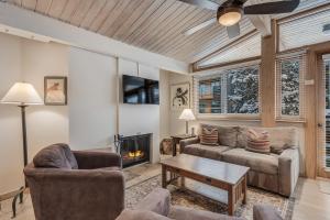 Posezení v ubytování Laurelwood Condominiums 412