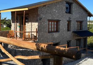 Το κτήριο όπου στεγάζεται  η παραθεριστική κατοικία