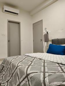 Postel nebo postele na pokoji v ubytování STUDIO UNIT ON 20th FLOOR WITH A BEAUTIFUL VIEW