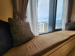 Et opholdsområde på French Vintage Luxury 2BR Suites at Georgetown