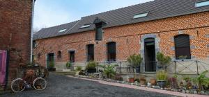 Το κτήριο όπου στεγάζεται  η παραθεριστική κατοικία