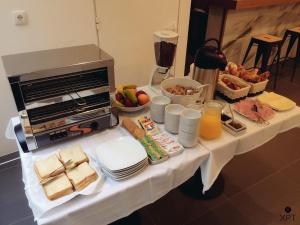 Comida na casa de hóspedes ou em algum lugar perto