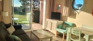 Et tv og/eller underholdning på Studio face à l océan