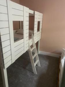 En eller flere senge i et værelse på Bright spacious apartment + 11 billeder