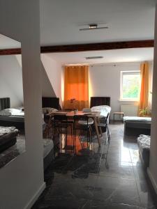 Ένα ή περισσότερα κρεβάτια σε δωμάτιο στο Pokoje wynajem Macierzysz