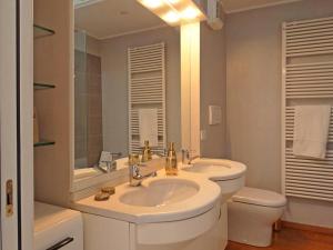 Koupelna v ubytování Charme & Luxury - Sosa Residence in the heart of Udine + 33 fotografií