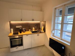 Η κουζίνα ή μικρή κουζίνα στο Nyx villa