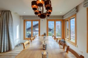 Khu vực ghế ngồi tại Quiet chalet with hammam in Chamonix +35 ảnh