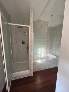 Ένα μπάνιο στο Le Vieux Chateau +50 φωτογραφίες