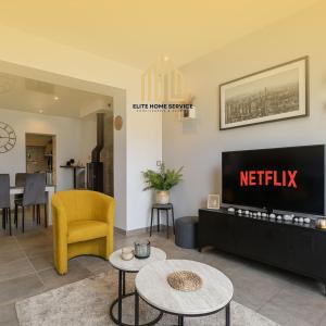 TV a/nebo společenská místnost v ubytování Dune Marchande - Séjour Cozy