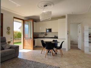 Кухня или мини-кухня в Casa Milla - 15 min from BGY
