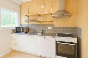 Η κουζίνα ή μικρή κουζίνα στο Bright Cozy Private Rooms 3min to Metro