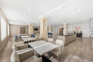 Η κουζίνα ή μικρή κουζίνα στο Best Western Plus Killeen - Fort Cavazos Hotel & Suites