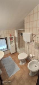 Ένα μπάνιο στο Mansarda Anna e Marco