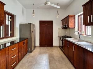 Η κουζίνα ή μικρή κουζίνα στο Nest Villas +6 φωτογραφίες