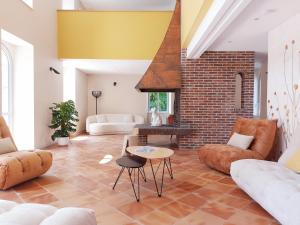 Ένα ή περισσότερα κρεβάτια σε δωμάτιο στο Séjour de luxe au Moulin de Bouchereau : Nature & Détente - FR-1-581-159