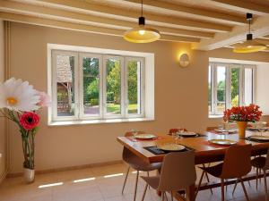 Χώρος καθιστικού στο Séjour de luxe au Moulin de Bouchereau : Nature & Détente - FR-1-581-159