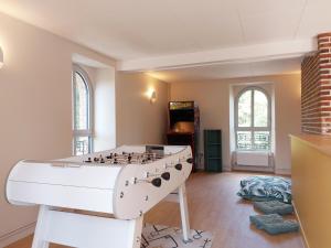 Μια τηλεόραση ή/και κέντρο ψυχαγωγίας στο Séjour de luxe au Moulin de Bouchereau : Nature & Détente - FR-1-581-159