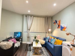 Un lugar para sentarse en London Heathrow Luxury Studio Flat -Fully Equipped