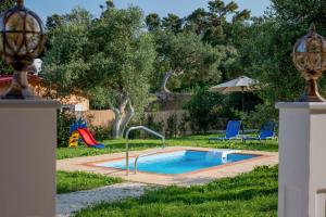 Πισίνα στο ή κοντά στο Memi