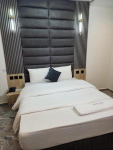 Φωτογραφία από το άλμπουμ του The Adeza σε Ife