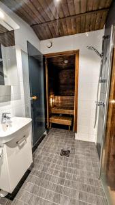 Koupelna v ubytování North Frontier Cabins