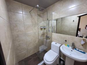 Koupelna v ubytování Hotel saba + 48 fotografií